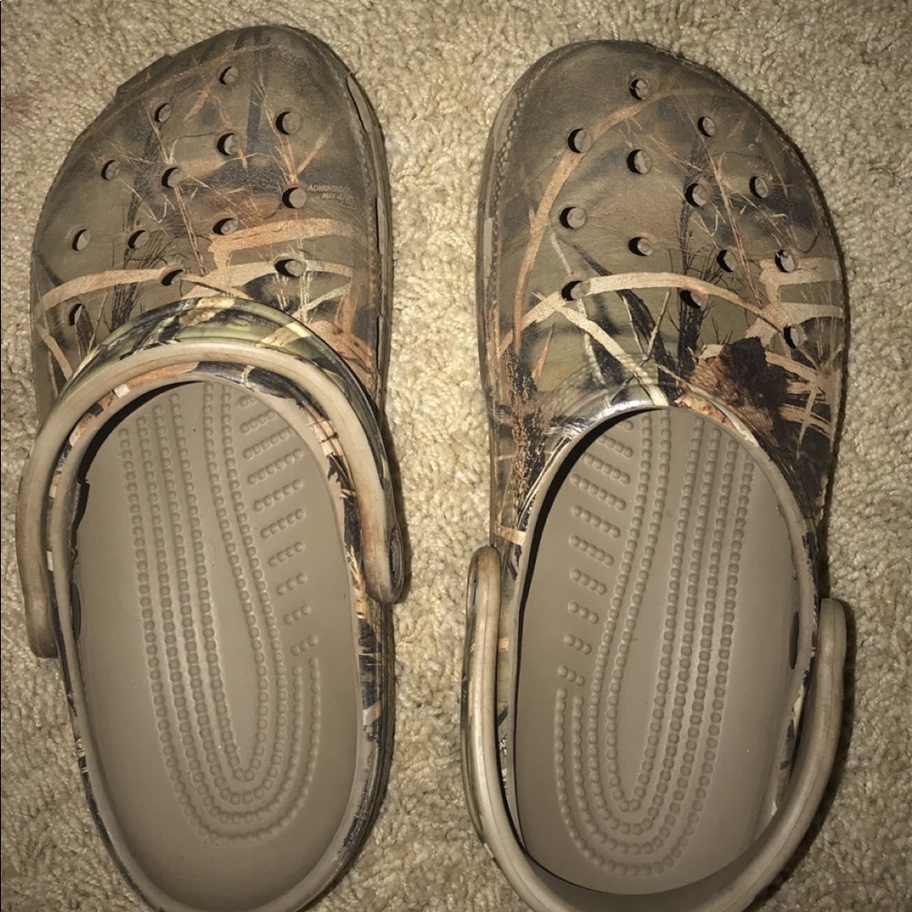 Women’s size 9 camouflage Crocs